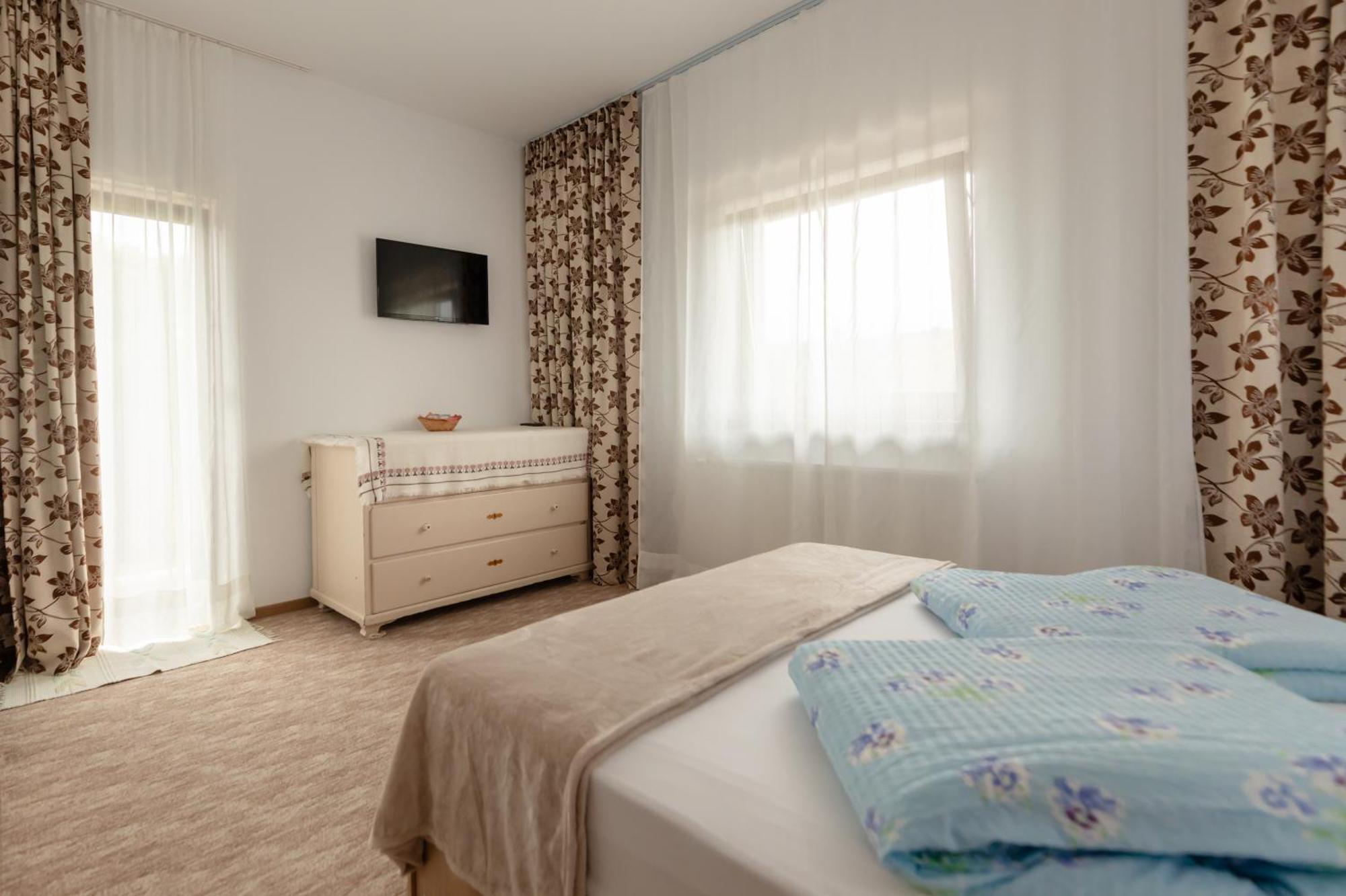 Pensiunea Trei Stejari Slimnic Dış mekan fotoğraf